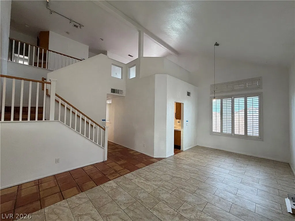 4 bed, 2.5 bath, 2054 sqft, $2,195 — Photo 4