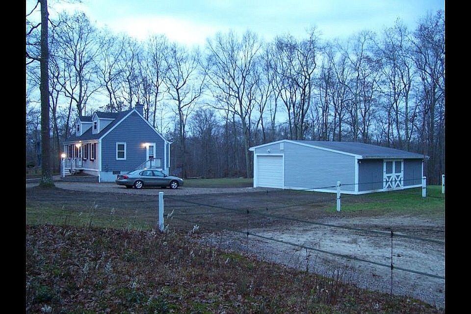 2nd image of 83 North Rd