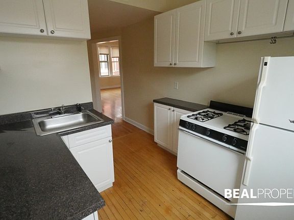 3rd image of 550 W Aldine Ave #N3