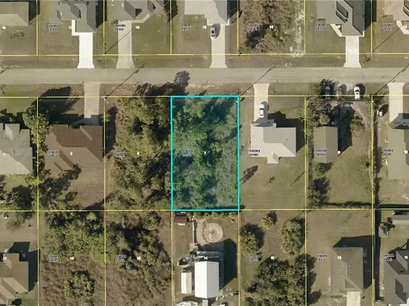 3807 16th St SW, Lehigh Acres, FL 33976