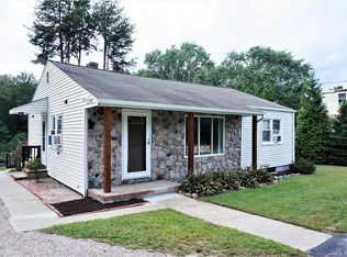 27 James Ave, Quaker Hill, CT 06375