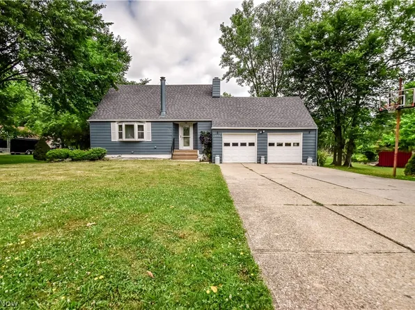 339 Sprague Rd, Seven Hills, OH 44131