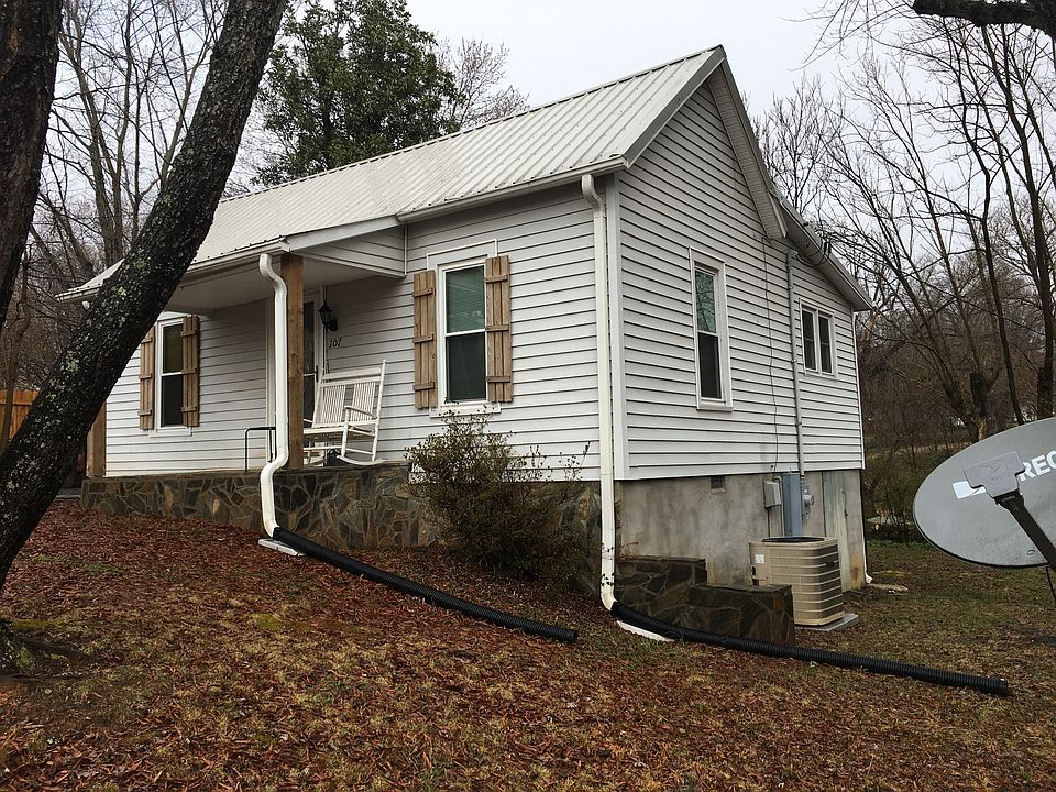 1st image of 107 E Madison St
