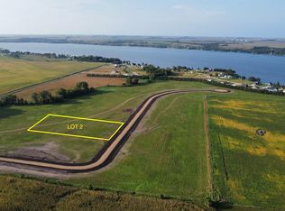 2 Oak Creek Cir, Big Stone City, SD 57216