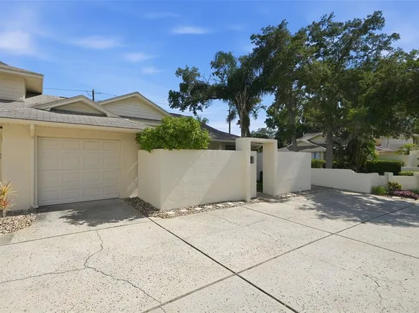 124 Colony South Dr, Tarpon Springs, FL 34689
