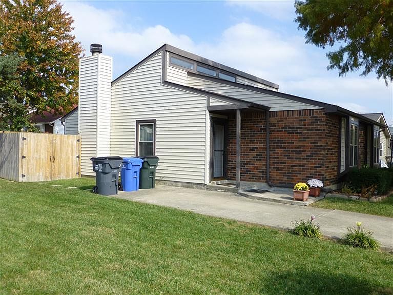 2nd image of 3380 Royal Wood Rd