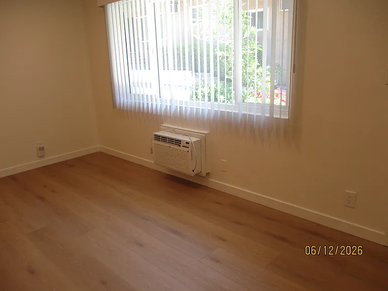 3227 Altura Ave #3 — Photo 7