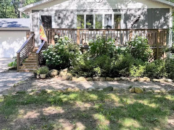 6460 Huron Dr, Caseville, MI 48725