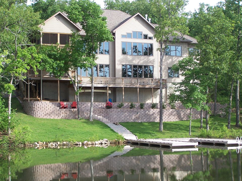 1st image of 326 Robinhood Ln