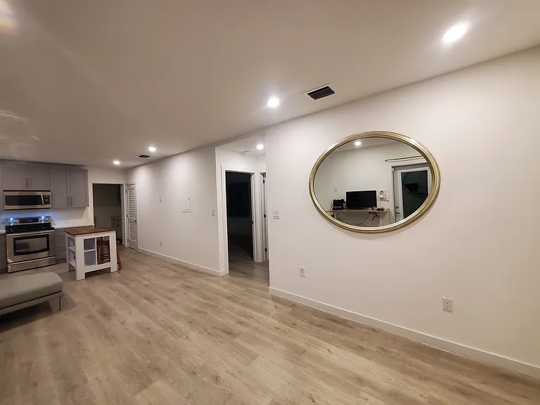 345 SW 31st Ave — Photo 6