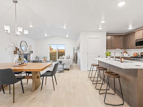 4th image of 4090 SW Obsidian Ave #78