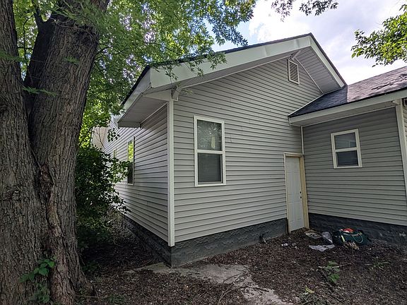 4th image of 1638 N Temple Ave