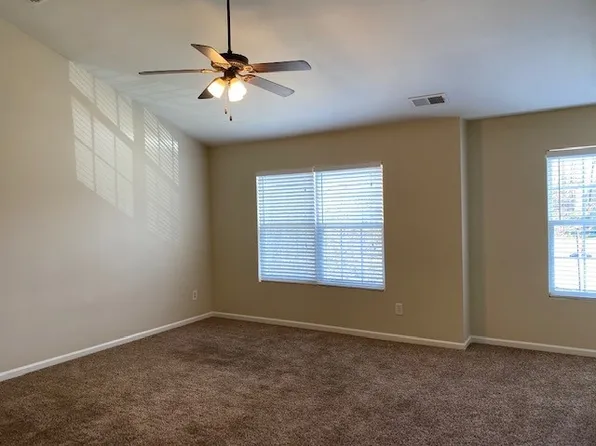 11807 Oak St, Charlotte, NC 28269
