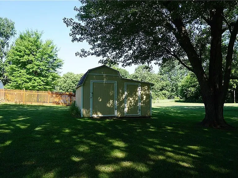 412 McLaughlin Ave — Photo 18