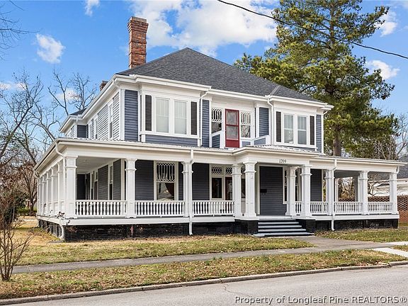 3rd image of 1209 N Elm St