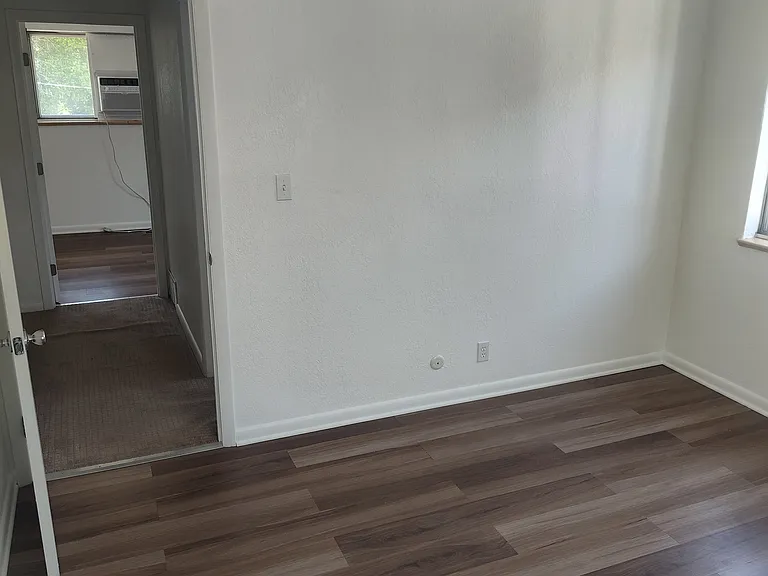5026 W 8th Ave — Photo 32