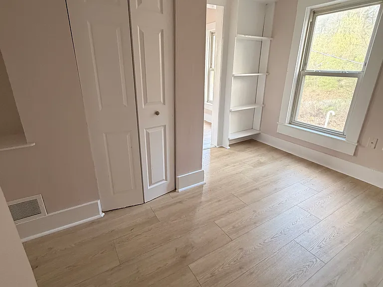 120 Dunstable Rd — Photo 12