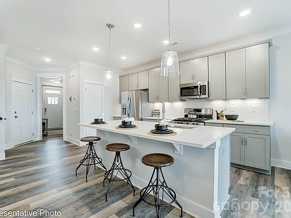 7th image of this home