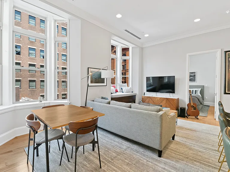 421 Chestnut St #404 — Photo 11