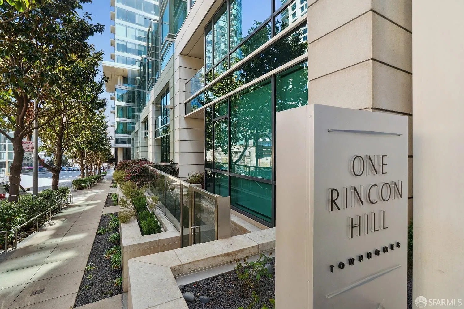 1 bed, 605 sqft, $5,395 — Photo 2