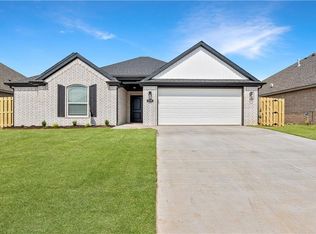 1111 Calla Lily Ave, Lowell, AR 72745