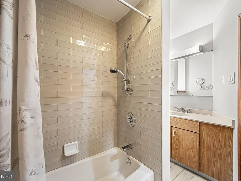 241 S 23rd St #2 — Photo 7