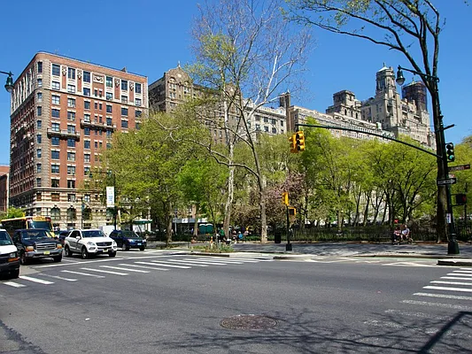 Sold by Sotheby's International Realty | media 9