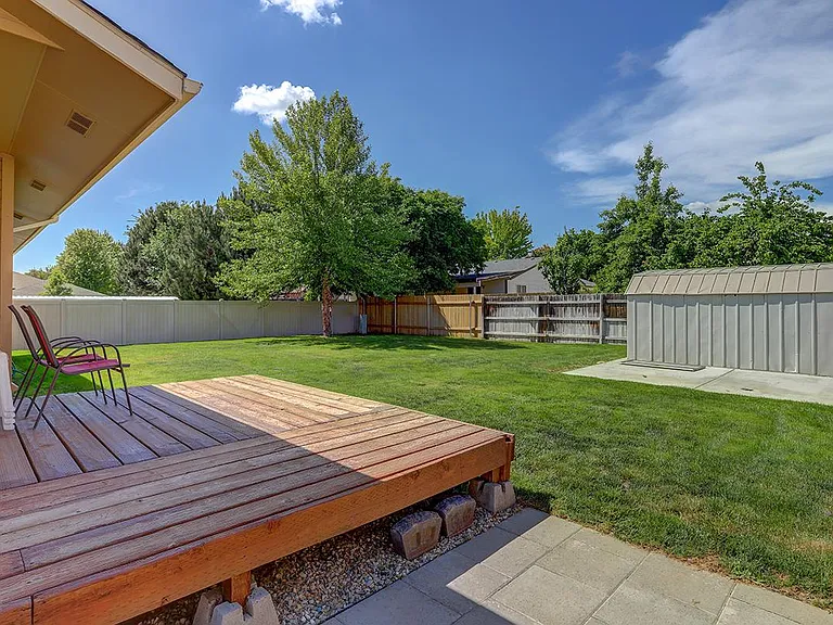 930 E Clarene St — Photo 15