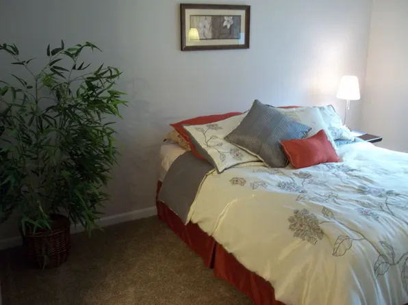 13706 SW Hall Blvd APT 5, Tigard, OR 97223