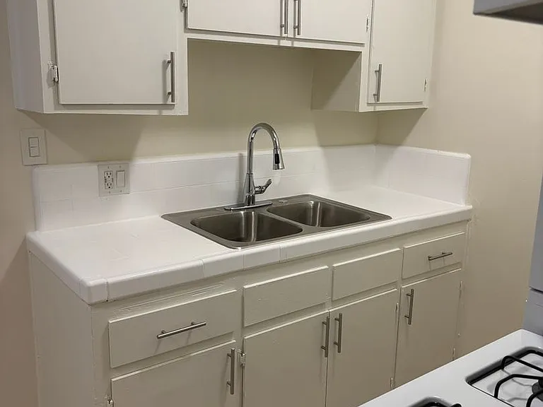 4112 Grand View Blvd — Photo 10