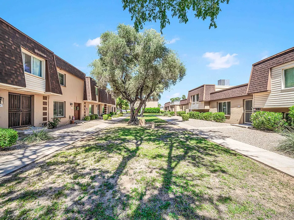 8462 E Chaparral Rd