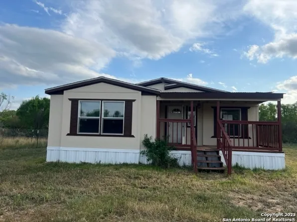 10310 FM 2200 W, Yancey, TX 78886
