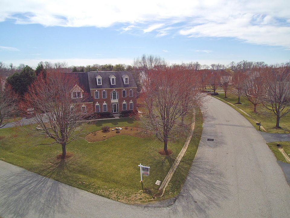 1st image of 907 White Marlin Way