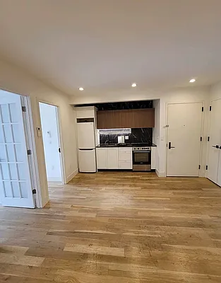 Rented by Artur Gutman, LREB | media 7