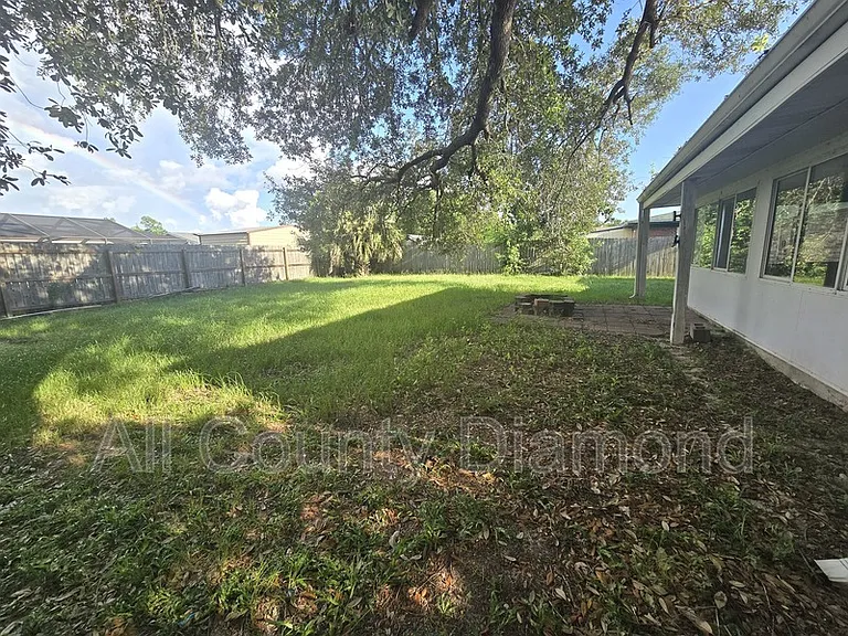 215 S Kimbrel Ave — Photo 20