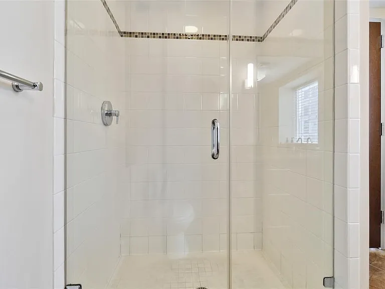 800 Brazos St — Photo 9