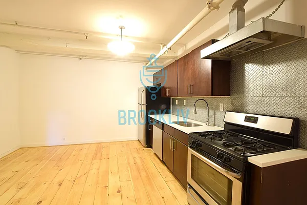 Rented by null | media 27