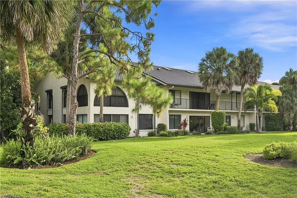 2 bed, 2.0 bath, 1066 sqft, $5,500 — Photo 3