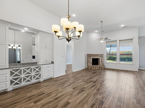 5th image of 7508 Plumgrove Rd