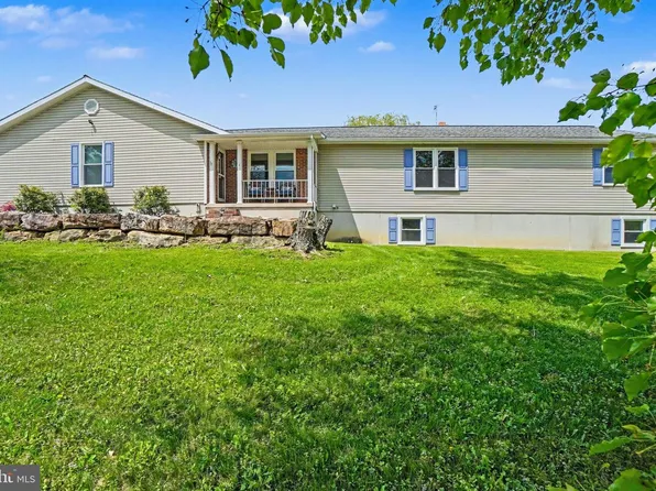 158 Farm Dr, Thompsontown, PA 17094