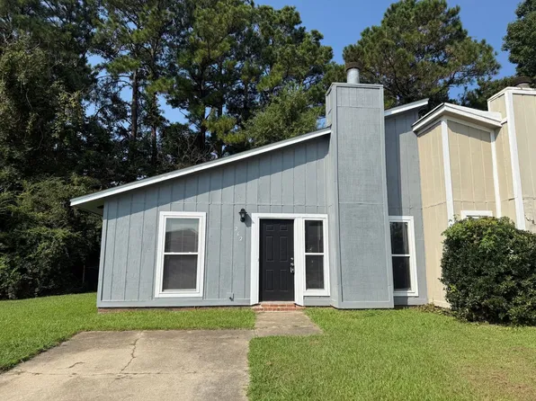 212 Tamarack Ct, Jacksonville, NC 28546