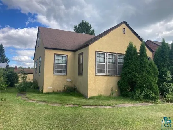 626 1st St, Nashwauk, MN 55769