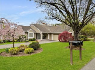 9 Alfred Ln, Stamford, CT 06902