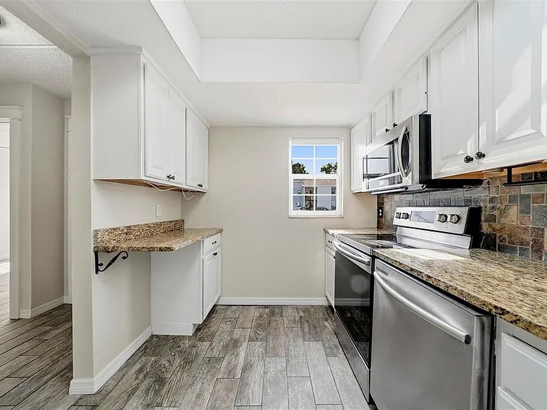 3821 N Oak Dr #J21 — Photo 10