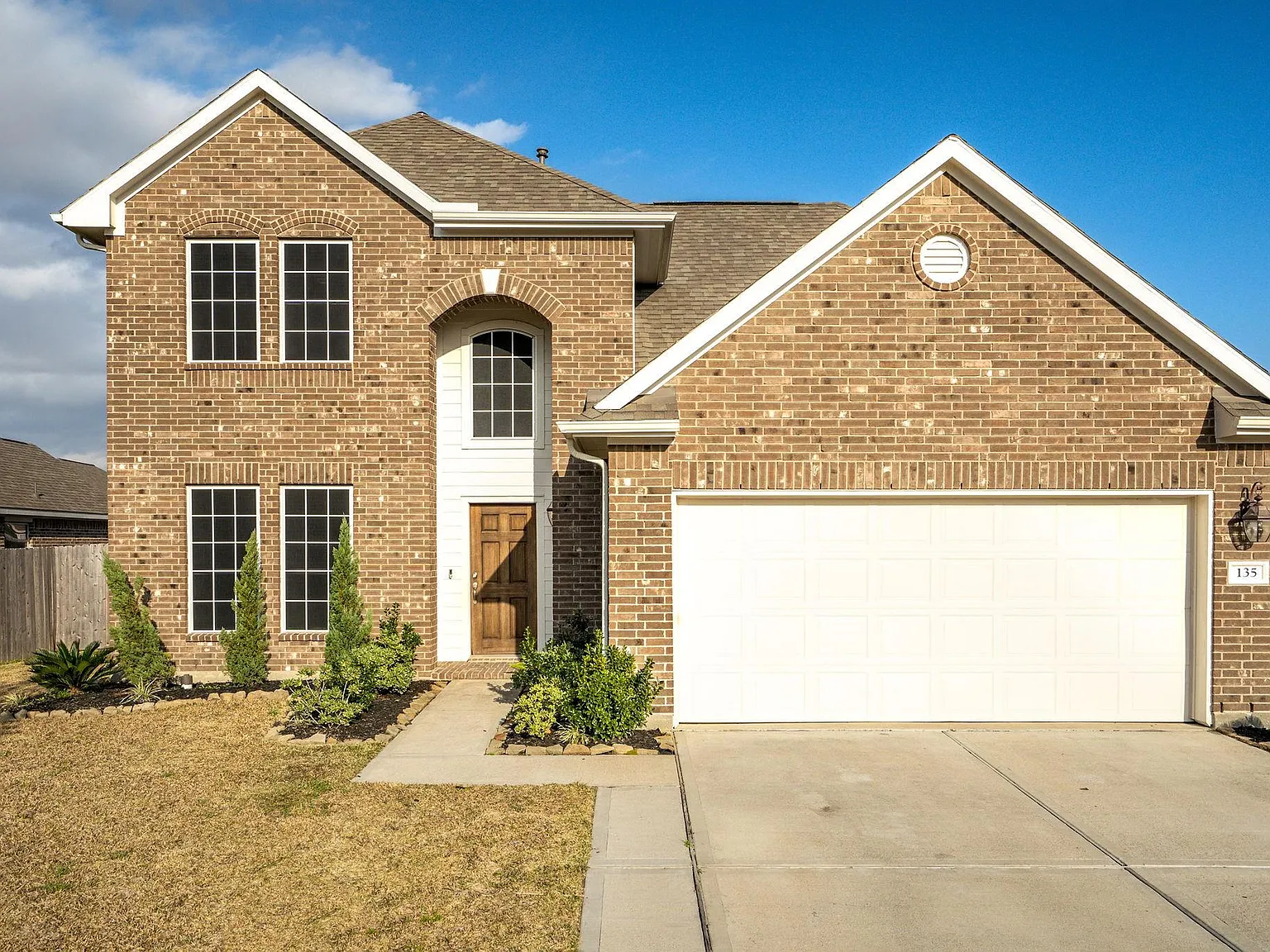 4 bed, 2.5 bath, 2536 sqft, $2,600 — Photo 1