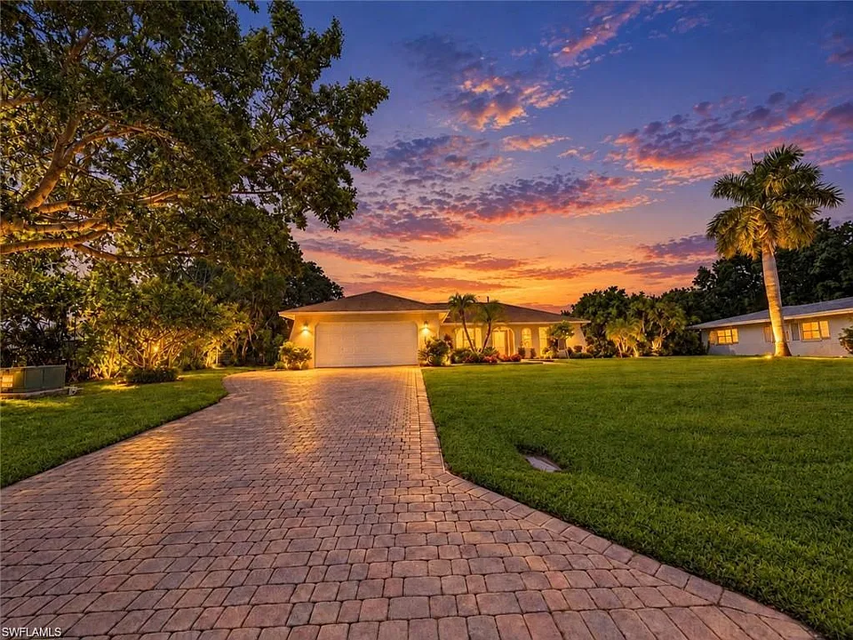 1228 Lastrada Ln