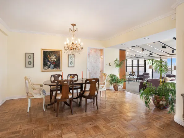 360 East 72nd Street image 4 of 16