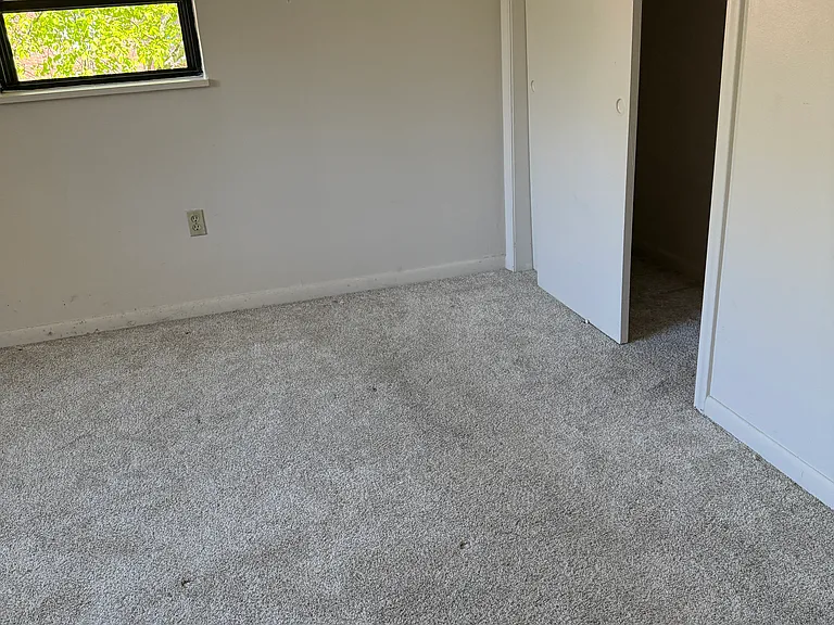 1323 Worcester Rd — Photo 6