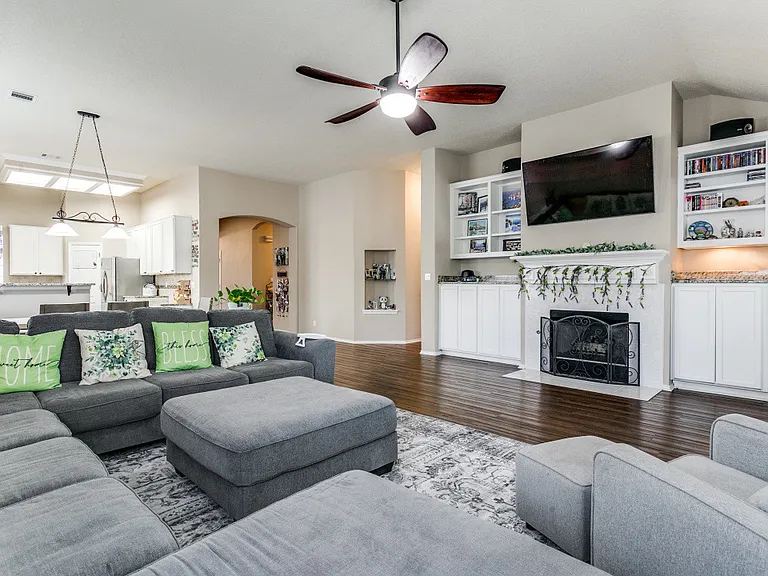 4504 Cascade Dr — Photo 5