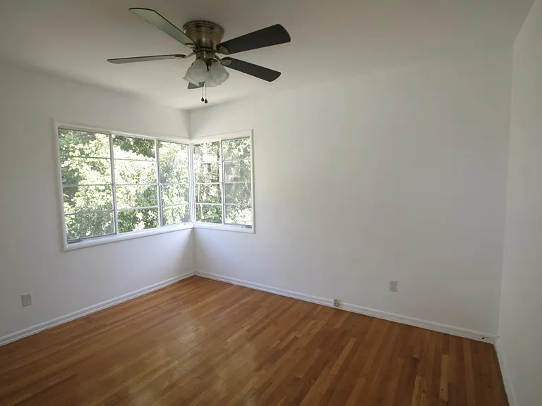 1227 S Sherbourne Dr #4 — Photo 9